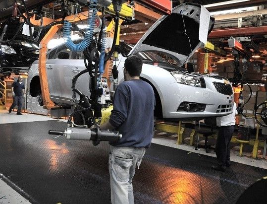 Produção de autos cai 45,8% em 3 anos