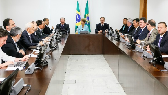 Centrais sindicais dizem que plano vai tirar direitos