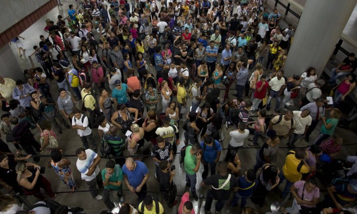 Desemprego registra novo recorde e sobe a 11,2% de fevereiro a abril