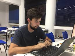 Tecnologia faz renda crescer no campo e trabalho informal cair, aponta estudo