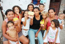 Renda das famílias deveria ser o dobro